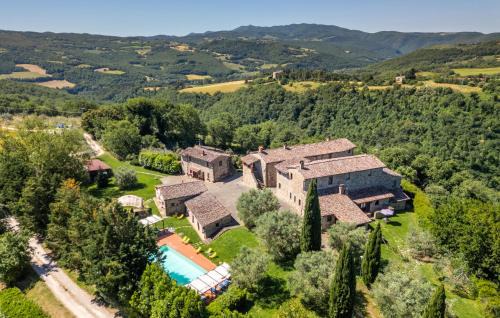 Todi Apartment | Dostoevskij