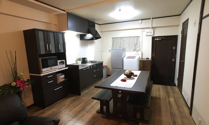 Namba Apartment | Dotonbori Namba Kuromon Market 5 minutes on foot ・ Namba Shinsaibashi area within 10 minutes ・ With Pocket Wi-Fi