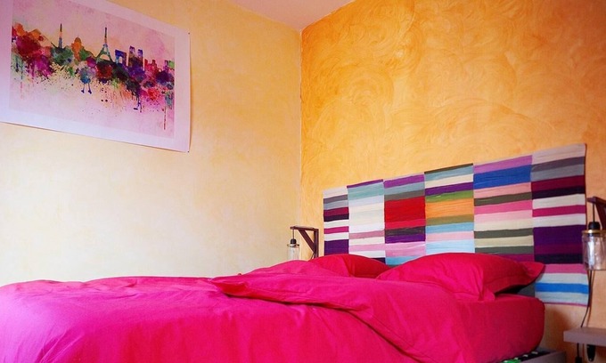 Mailly-la-Ville House | Double-Classic-Ensuite bathroom with shower-Courtyard view-Chambre du...