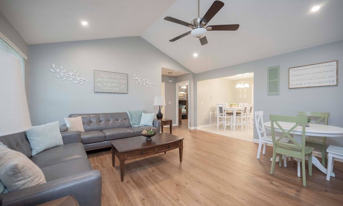 Murfreesboro House | Double Diamond Rentals - Peaceful Retreat