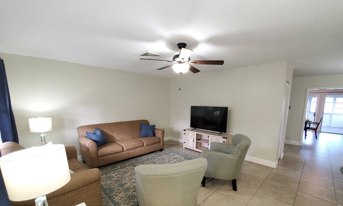 Melbourne House | Double Master suite, 4 br 3ba home ready for your family and friends!