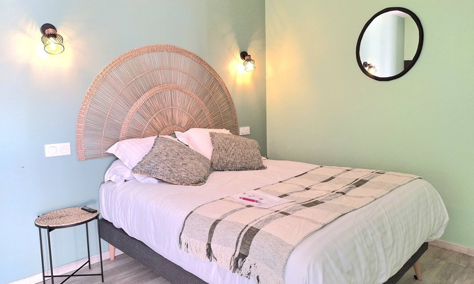 Sainte-Tulle House | Double room "Acacia" - Domaine de la Mautanne *