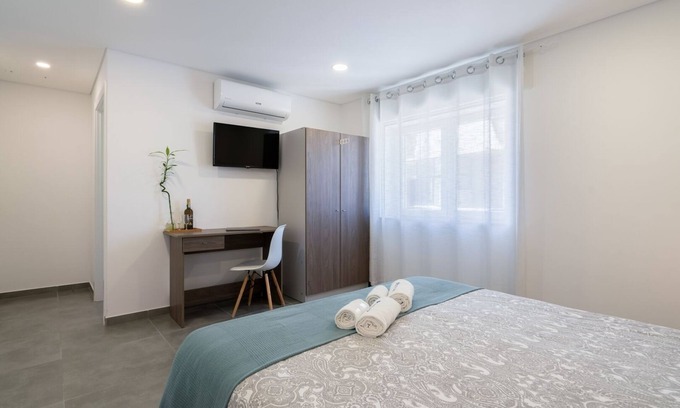 Arvore House | Double Room | Beachfront and Pool by HostWise Arvore