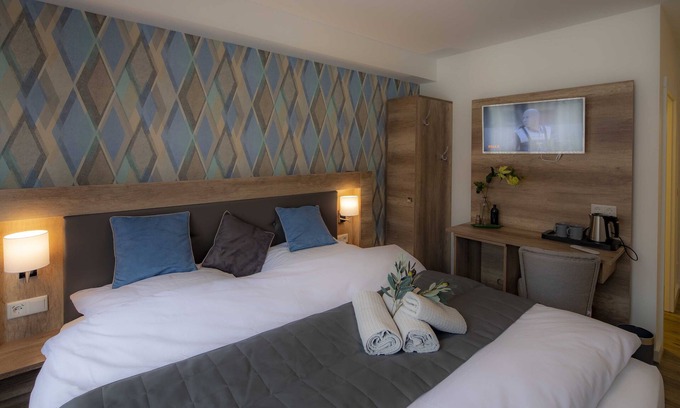 Arnsberg House | Double room-Deluxe-Private Bathroom