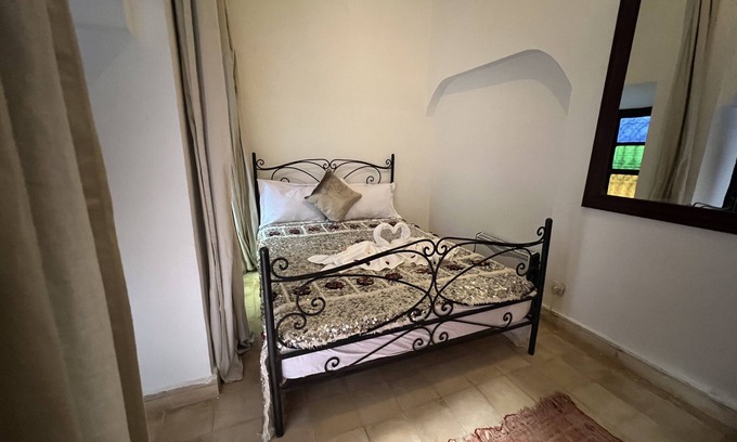 Riad Zitoun Jdid Bed & Breakfast | Double room in riad sun week