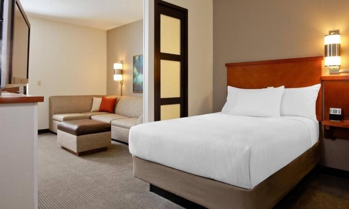 Airport North Apartment | Double Room Near Airport lakes park ORL