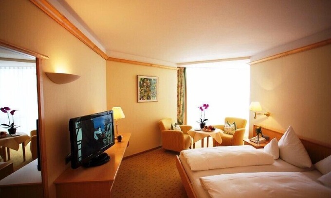 Schluchsee Apartment | Double room south, 34 sqm, with shower/WC and balcony or terrace