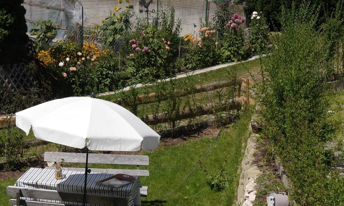 Neufrach Apartment | Double room with WC and shower (top floor)