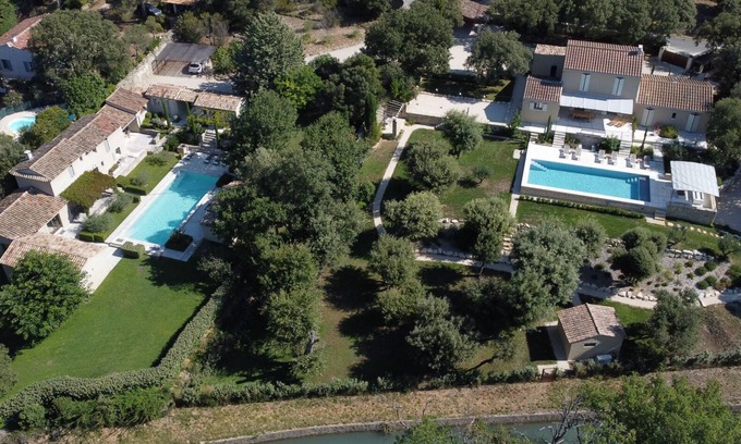 L'Isle-sur-la-Sorgue House | Double villa on the Canal de Carpentras - 5 Stars
