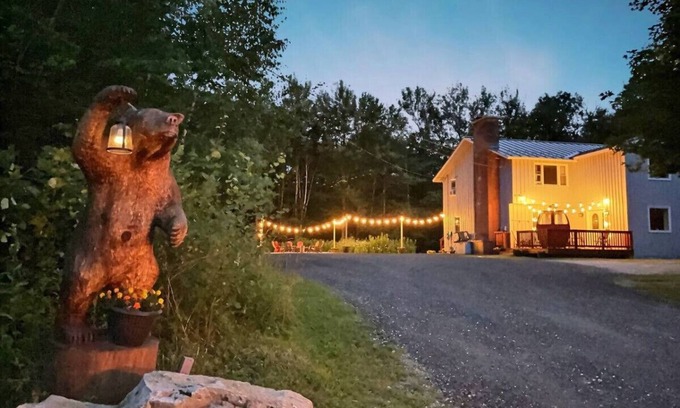 Killington Apartment | DoubleDen- AC, Hot Tub, Fire pit, Grill, Game Room