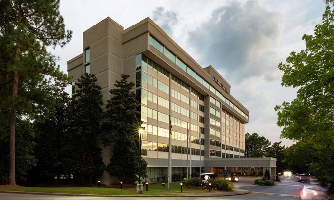 Crestline Heights Hotel | DoubleTree by Hilton Birmingham Perimeter Park