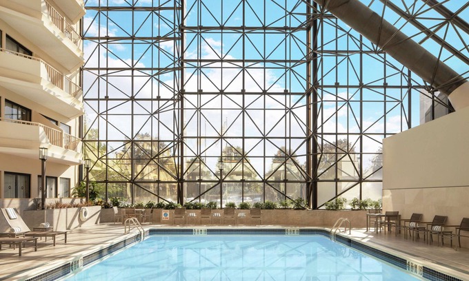 Newark Hotel | DoubleTree by Hilton Hotel Newark Airport
