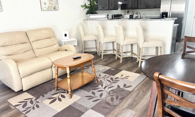 Ocala Apartment | Doubletree Lodge II kingbed/firepit