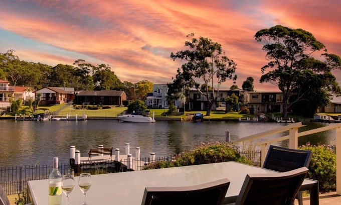 Sussex Inlet House | Doug's Jetty - Sheets Provided