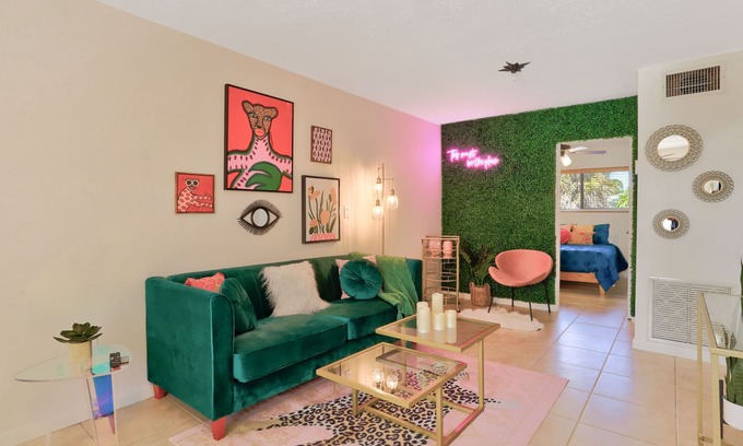 Mango Groves Condo | Downtown! 2 Bedroom with POOL! Close to BEACH and RESTAURANTS!