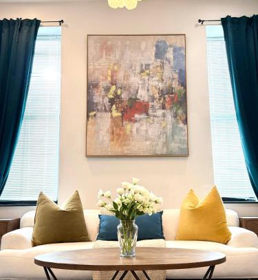 Downtown Apartment | Downtown 4B2B Apt, Walk to PPAC & Convention Center