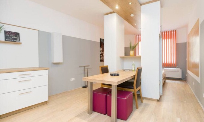 Wieden Apartment | Downtown Apartment Loft Style