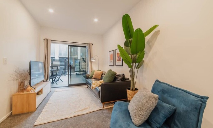 Christchurch City Centre House | Downtown Bliss - 4-BR Retreat Amidst the Cityscape