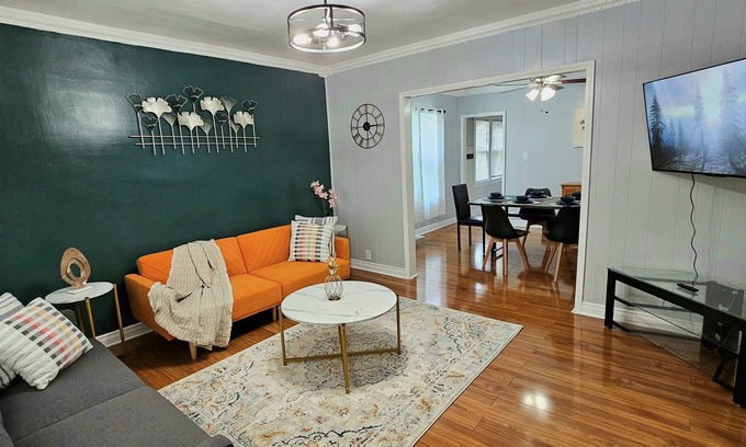 Wayne County House | Downtown Bliss:Hamtramck Getaway