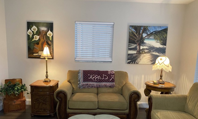 Boynton Beach House | Downtown Boynton Beach & Completely Renovated