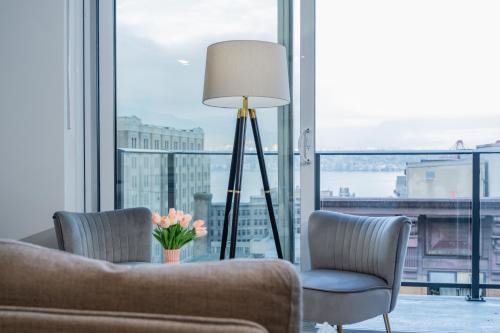 Central Apartment | Downtown Center Silverstone Tower I and II Long-Term Booking Only Your second home in Vancouver
