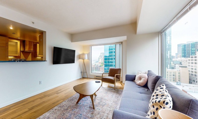 Downtown Seattle Condo | Downtown condo with city views, pool, & gym - 2 blocks from Pike Place