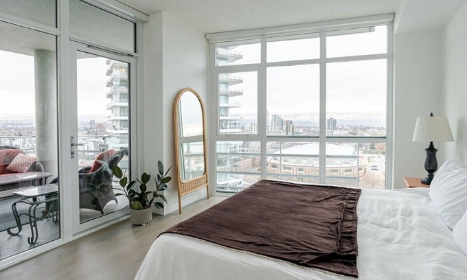 North End Condo | Downtown Condo with Hot-Tub