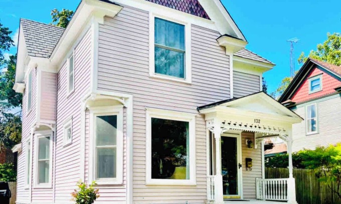 Delavan House | Downtown Delavan