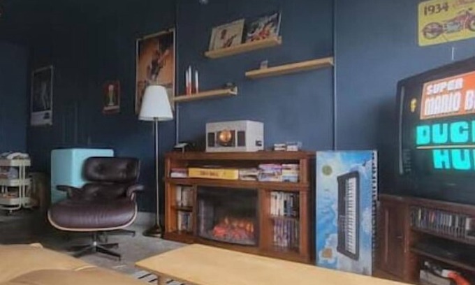 Long Beach House | Downtown Designer Duplex close to Beach! Spa Tub, Sunroom, Game Room, EV & more!