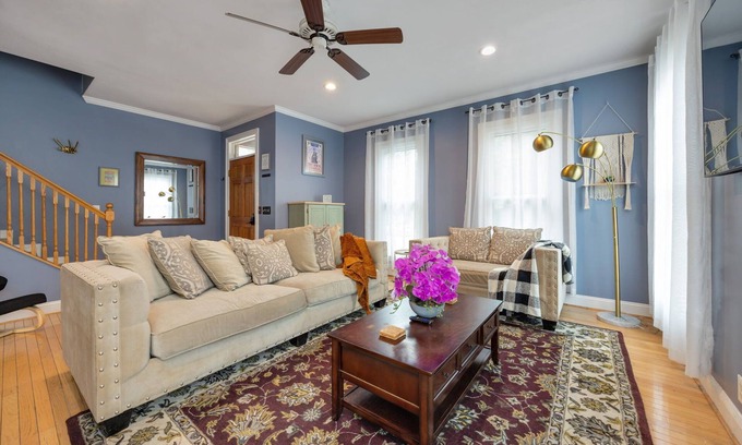 Germantown House | Downtown Escape-3BR Game Room-Sleeps 10-7 mins DT