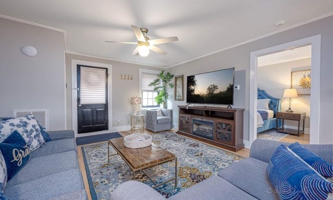 Galena Apartment | Downtown Galena Luxury Rentals Suite 3 Parking New