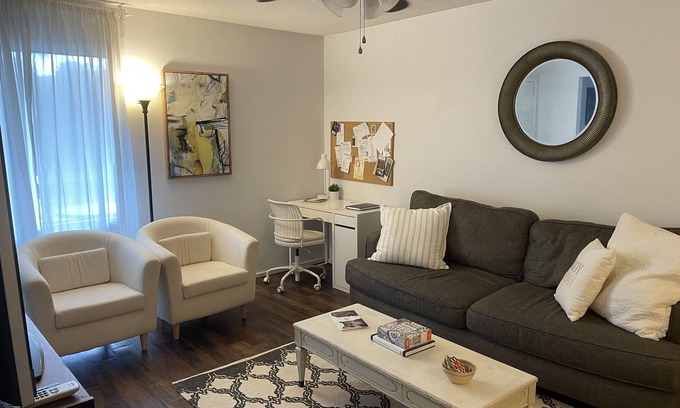 Colonel Elias Earle Historic District Condo | Downtown Greenville Historic District Vacation/Corporate Condo!