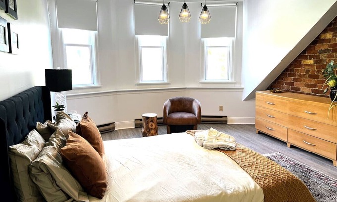 Downtown Halifax House | Downtown Halifax Heritage Home - 4Bdrm