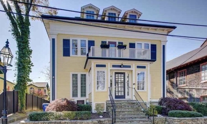 Historic Hill House | Downtown Hillside Bungalow
