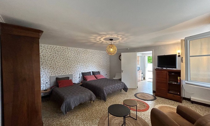 La Roche-Posay Apartment | Downtown La Roche-Posay apartment, garden, terrace, WIFI, dishwasher