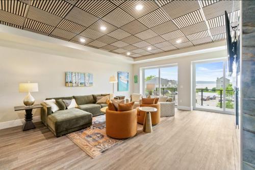 Boyne City House | Downtown Loft 45 Slip Walk To Lake & Dining