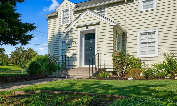 Central Area House | Downtown Next to Bush Park - Salem's Premier Location