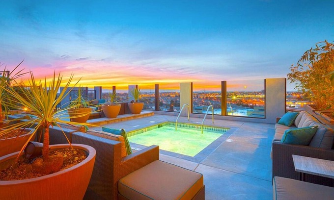 Mosswood Apartment | Downtown Oakland Experience