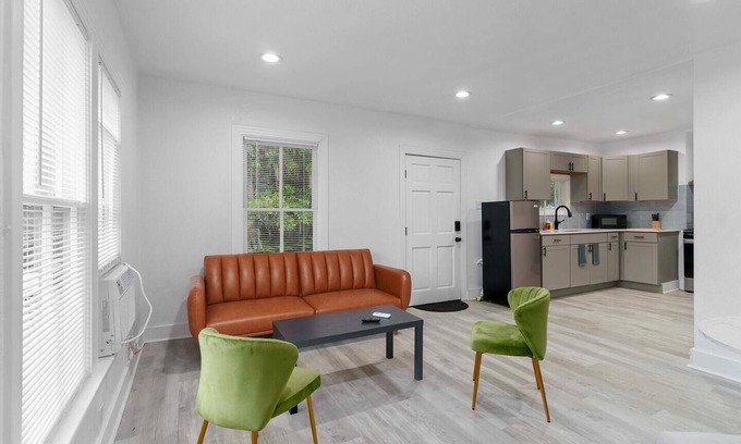 Lake Eola Heights House | Downtown Orlando 1BR Peaceful + Convenient