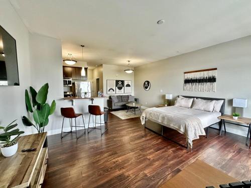 Cole-Noble District Apartment | Downtown Penthouse Loft with View