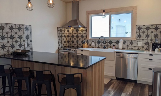 Revelstoke House | Downtown Renovated Classic Ski Home