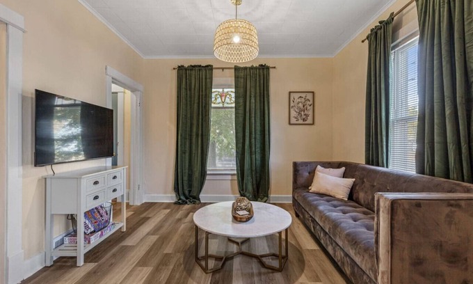Fargo House | Downtown Retreat - Cozy Home Near Iconic Downtown