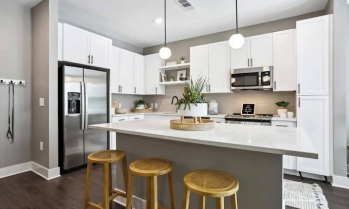 Roswell Apartment | Downtown Roswell Apartment with pool, parking, and gym