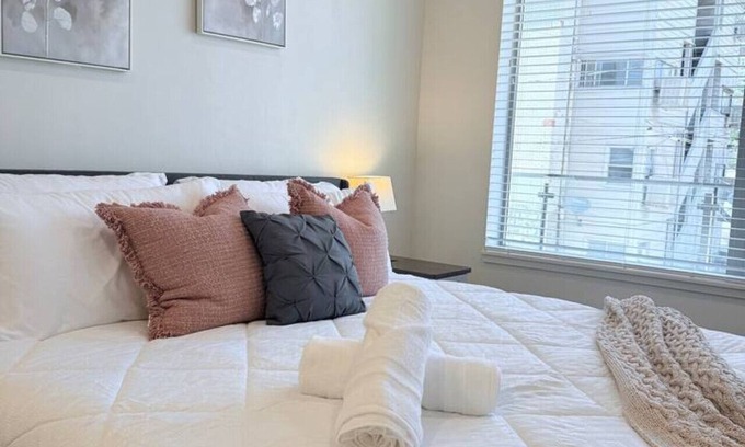 Downtown Salt Lake City Apartment | Downtown SLC Gem | King Bed + Pool + Parking