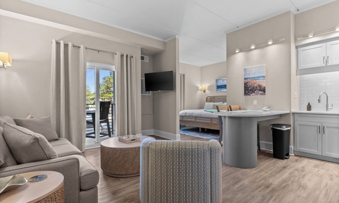 Morehead City Condo | Downtown Studio - Getaway in the Heart of Morehead City!