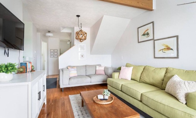 Traverse City House | Downtown TC Townhouse - Steps to TART Trail