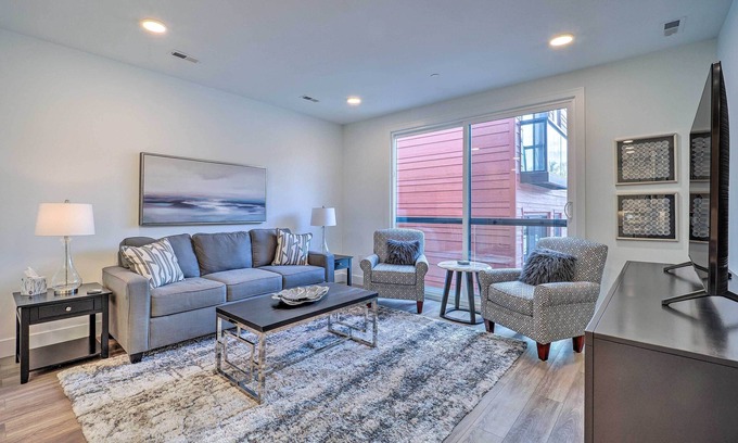 Traverse City Condo | Downtown Traverse City Condo < 1/2 Mi to Beach!