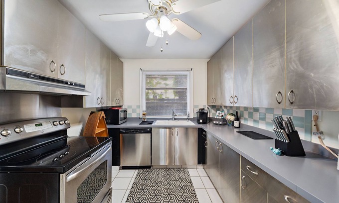 Sunshine Park House | Downtown Tropical Oasis with a private In-Law suite