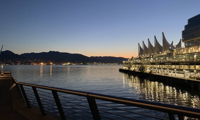 Southeast False Creek Condo | Downtown Vancouver (Olympic Village), free parking, gym, A/C, close to transit