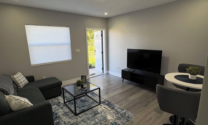 Palm Beach - West Palm Beach Apartment | Downtown West Palm Beach’s Newest 2 Bedroom Escape.